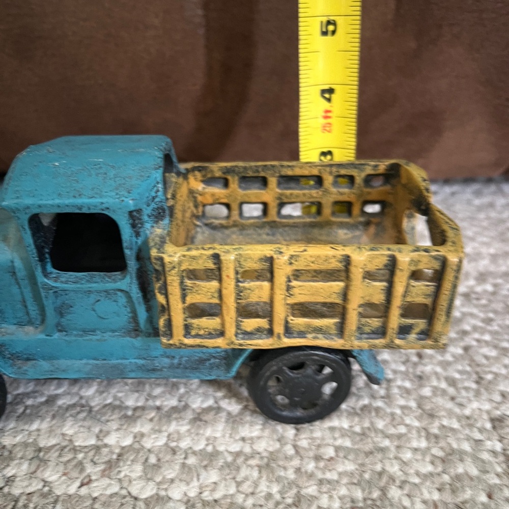 Vintage Taniaw Cast Iron Open Bed Truck, 8 1/2" Long Large Spoke Wheels, 2.9lbs - Picture 11 of 12